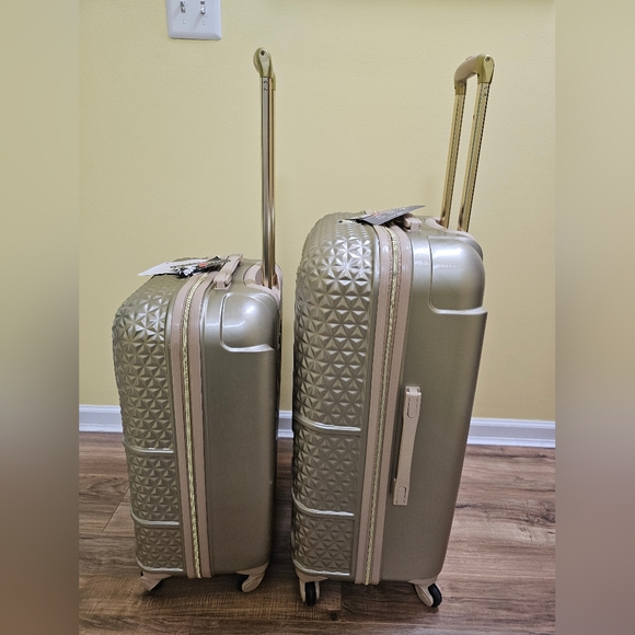 New fūl DISNEY MINNIE MOUSE ROLLING LUGGAGE 2 PIECE SET - Picture 5 of 16